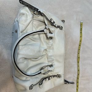 B Makowsky white leather bag with silver hardware, (preowned)